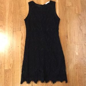 Black sleeveless lace cocktail dress